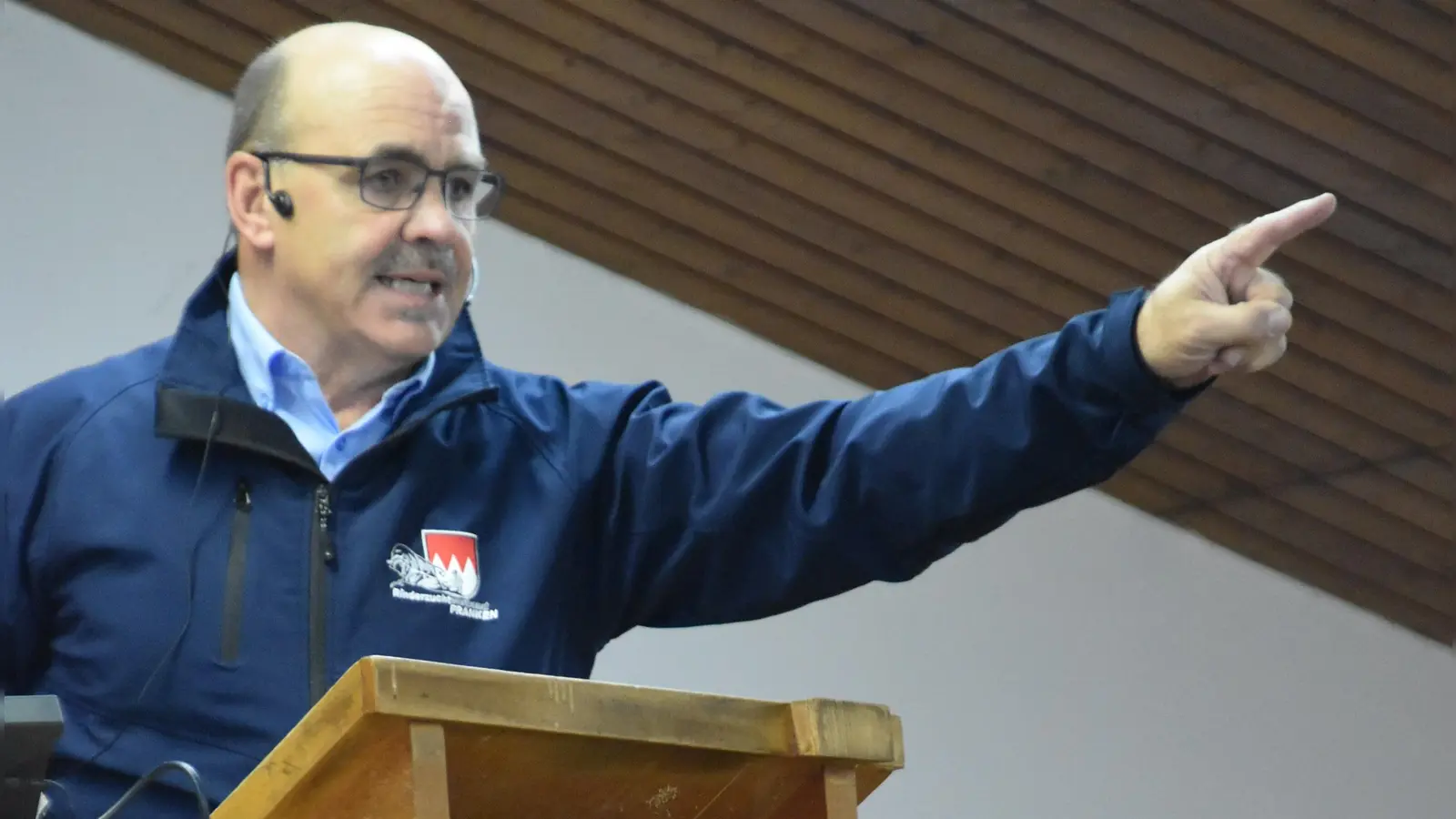 Nach 30 Jahren letztmals bei der Versteigerung von Rindern in Aktion: Werner Hauck. (Foto: Fritz Arnold)