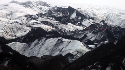 Für die Gletscher ist das wachsende Besucherinteresse ein zweischneidiges Schwert (Archivbild) (Foto: Manuel Meyer/dpa-tmn)