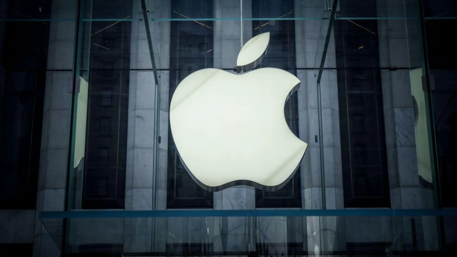 Apple kann sein iPhone 12 in Frankreich nun doch weiter verkaufen. (Foto: Michael Kappeler/dpa)