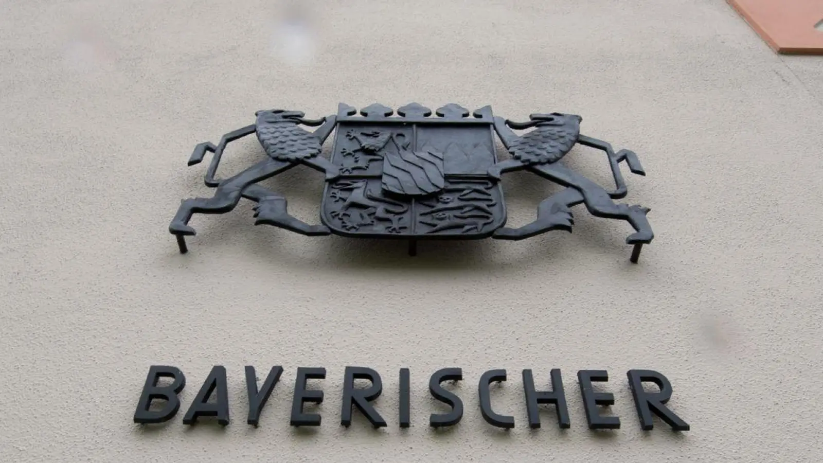 Der Bayerische Oberste Rechnungshof (ORH) in München. (Foto: Peter Kneffel/dpa/Archivbild)