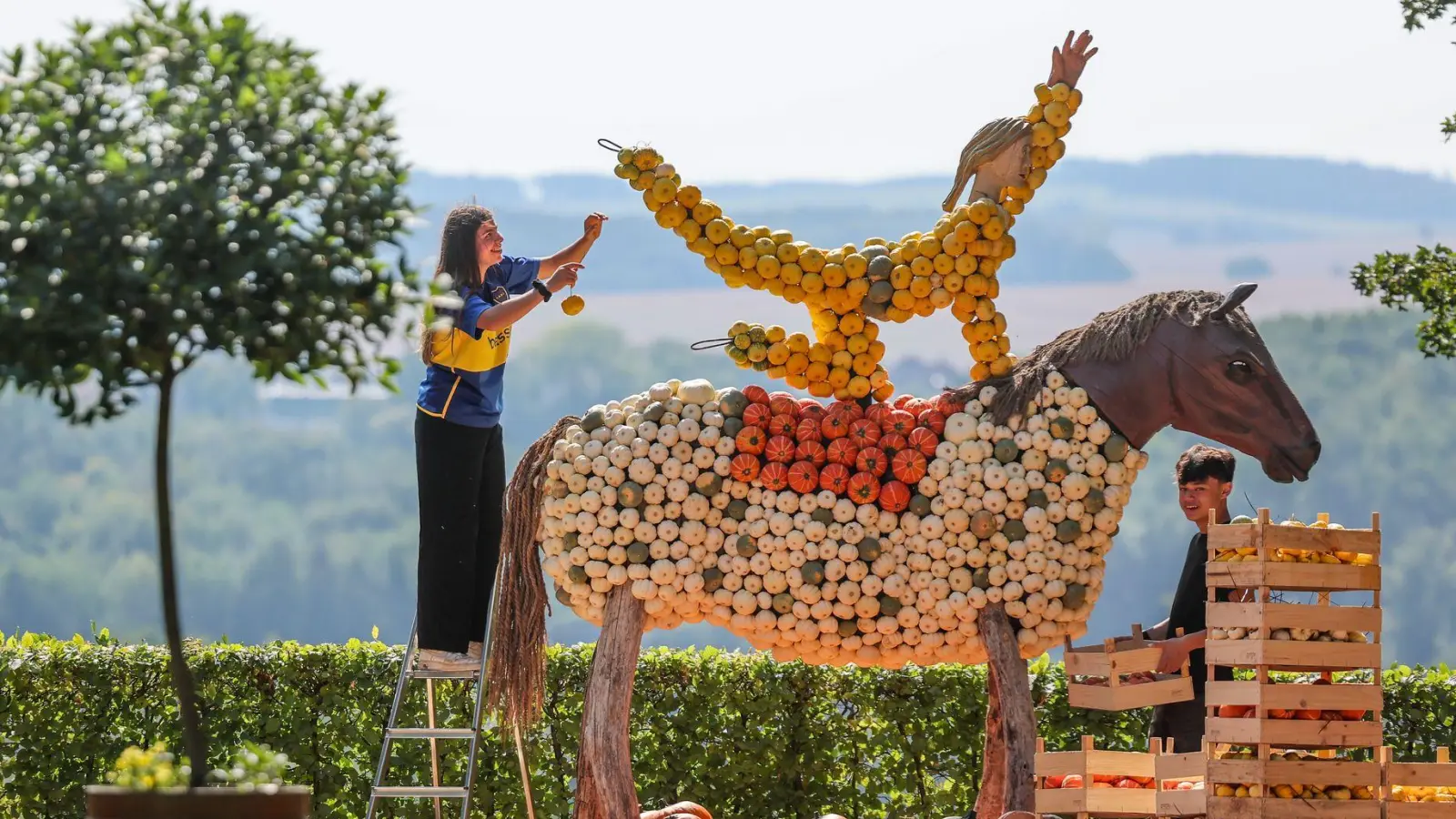 Im Schlosspark Lichtenwalde beginnt ein ungewöhnliches Festival.  (Foto: Jan Woitas/dpa)
