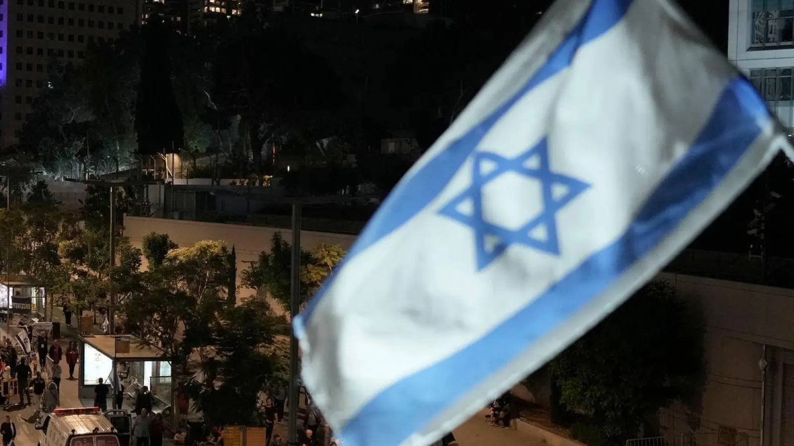 Protestzug in Tel Aviv gegen die Regierung des israelischen Premierministers Netanjahu. (Foto: Leo Correa/AP)