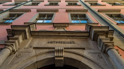 Dem 22-Jährigen gelang die Flucht vom Amtsgericht in Richtung Stadtmitte. (Archivbild) (Foto: Armin Weigel/dpa)