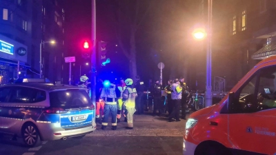 In einer Wohnung in der Wichmannstraße sind am Sonntagabend mehrere Menschen durch Schüsse verletzt worden. (Foto: Sophia Weimer/dpa)