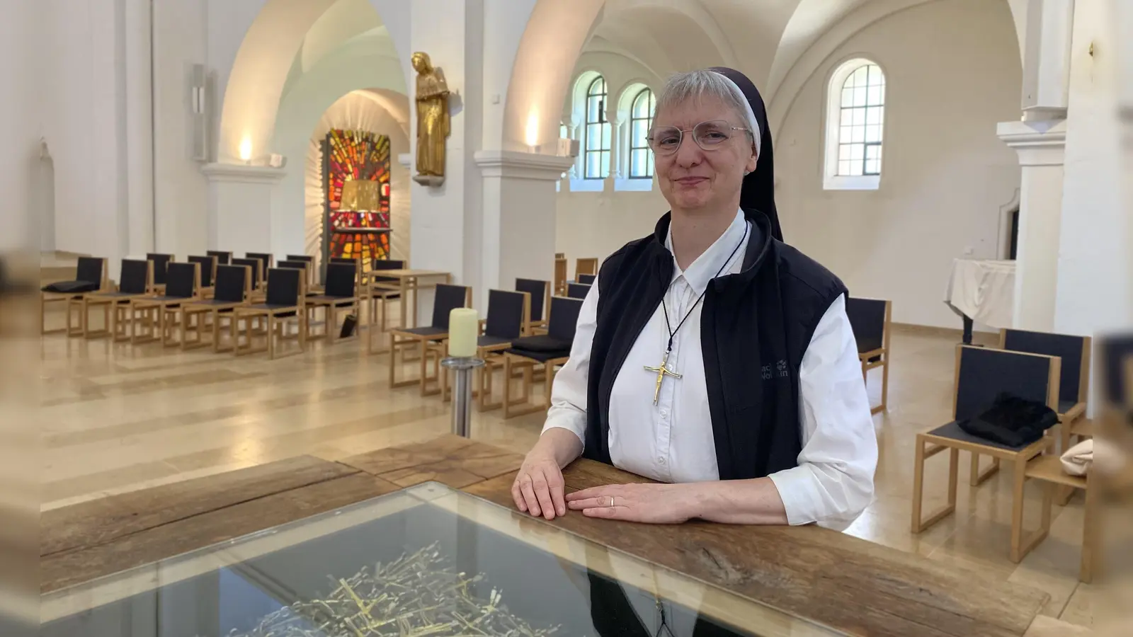 Schwester Raphaela Link versteht ihr Leben als eine persönliche Beziehung zu Gott. In der Webreportage im Rahmen des Projekts Crossmedia gibt sie mit weiteren Nonnen Einblicke in den Alltag im Kloster. (Foto: Lena Amon, Nupel Erdogan und Salome Schmidgall)
