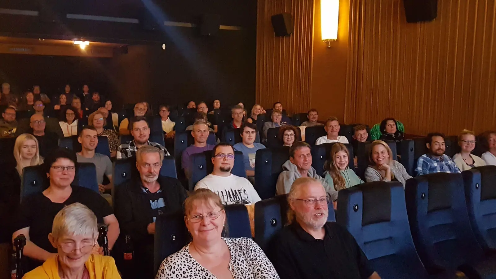 Die Premiere von „Rehragout-Rendezvous“ im KinoNEA. (Foto: KinoNEA/Oliver Rögner)